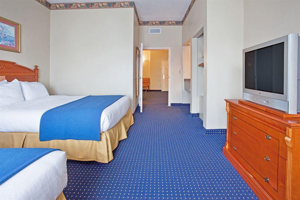 Savannah Gateway Hotel & Suites Georgetown Phòng bức ảnh