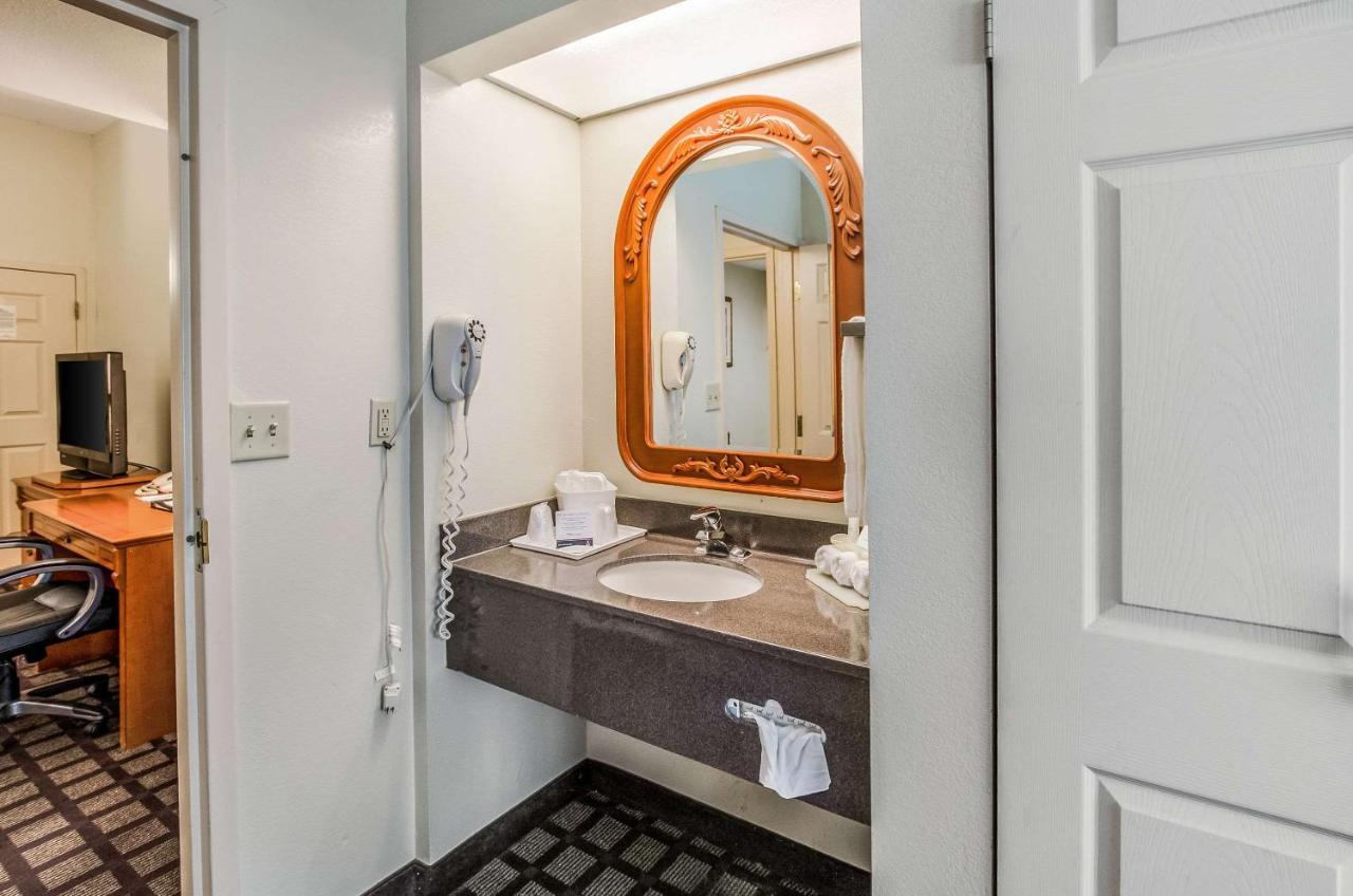 Savannah Gateway Hotel & Suites Georgetown Ngoại thất bức ảnh