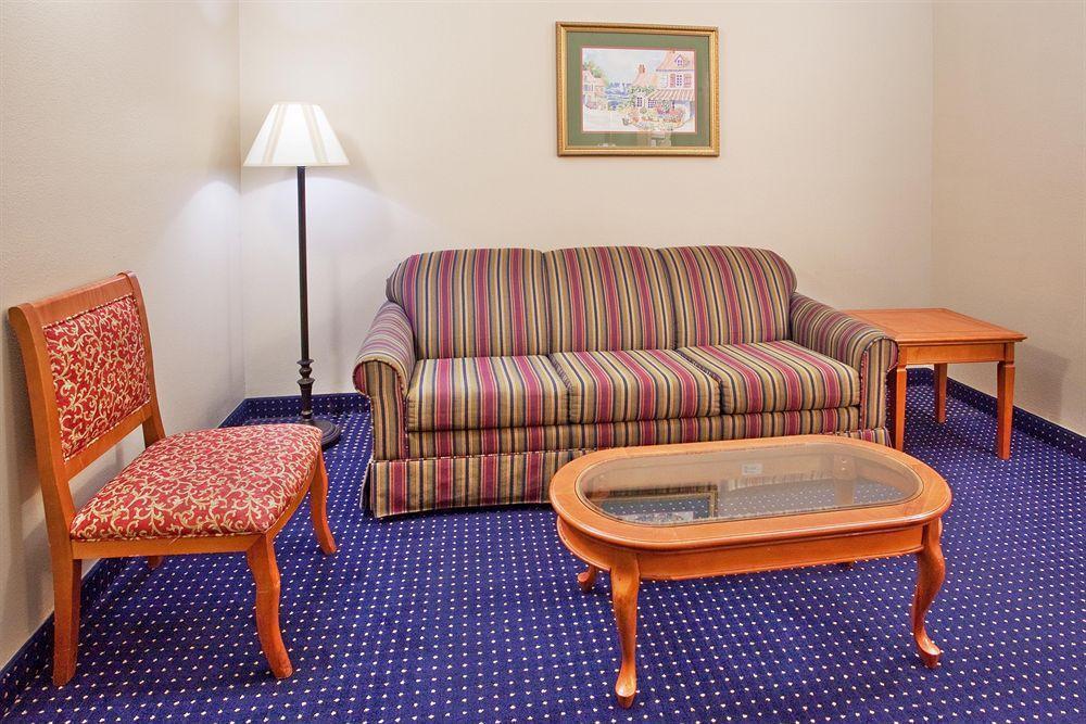 Savannah Gateway Hotel & Suites Georgetown Phòng bức ảnh